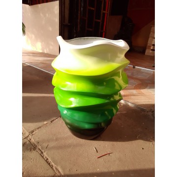 Wave Fiberglass Pot (Small)